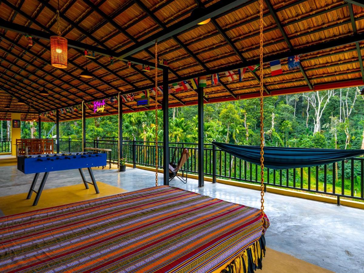 The Hosteller Coorg Rainforest, Мадикери Екстериор снимка