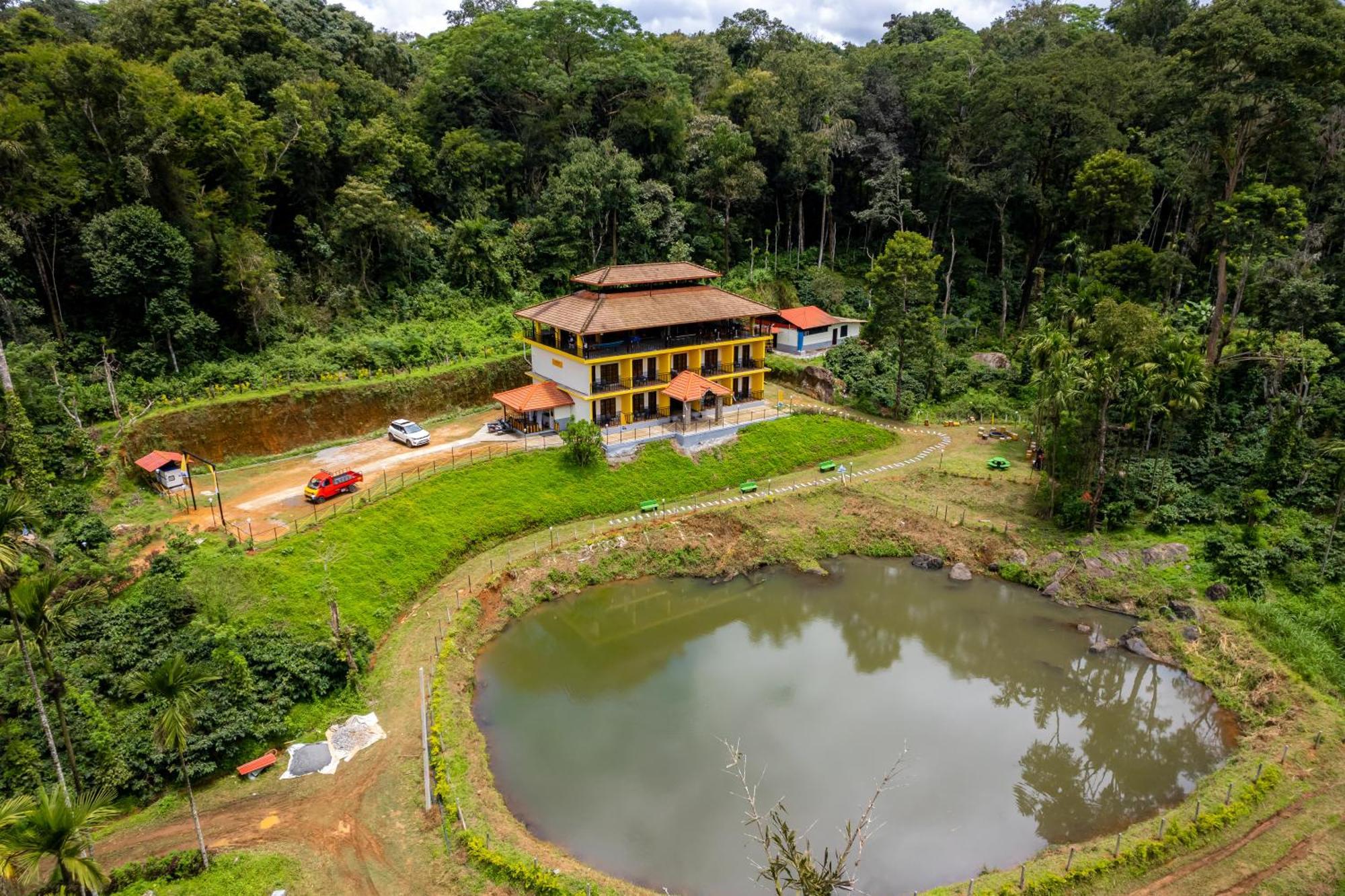 The Hosteller Coorg Rainforest, Мадикери Екстериор снимка